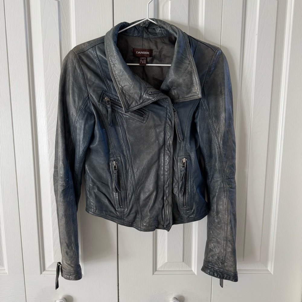Tres cool Danier leather jacket